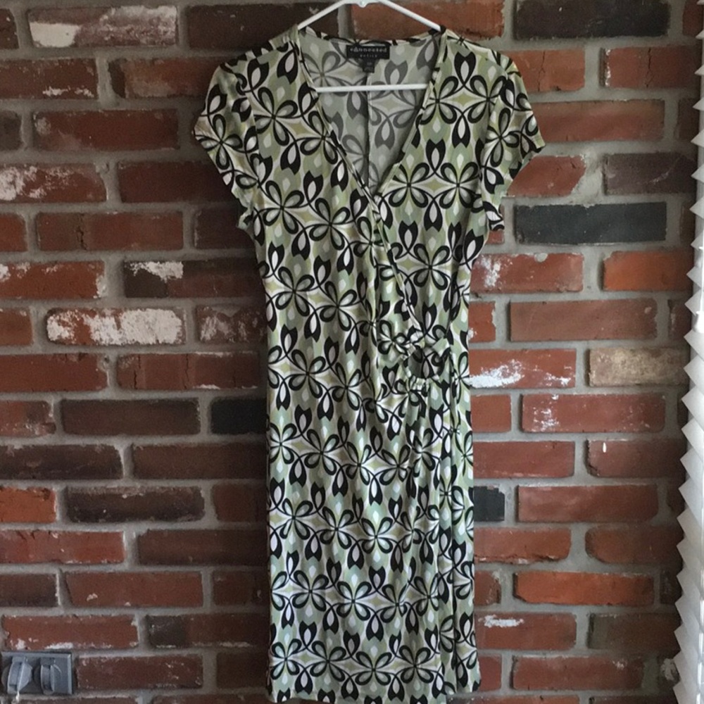 Comfortable dress, imitation wrap, not true wrap